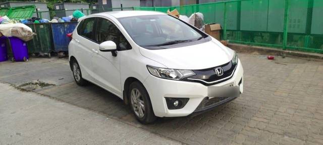 https://images10.gaadi.com/usedcar_image/3427548/original/VCC_1726007_116_1681559627_08677d39-1905-4f5a-8a1a-b19d59369d53.jpg?imwidth=6400