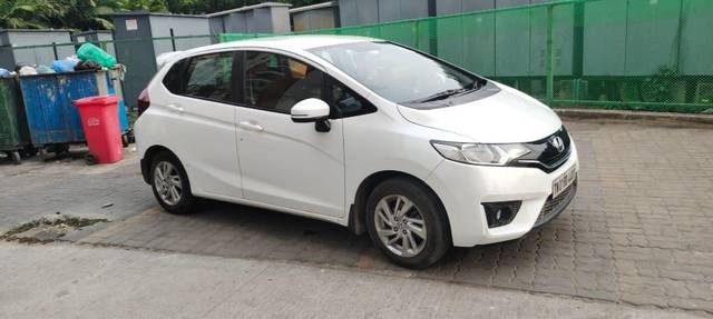 https://images10.gaadi.com/usedcar_image/3427548/original/VCC_IMG_1681557423973_1726007_334_1681557812_08677d39-1905-4f5a-8a1a-b19d59369d53.jpg?imwidth=6401
