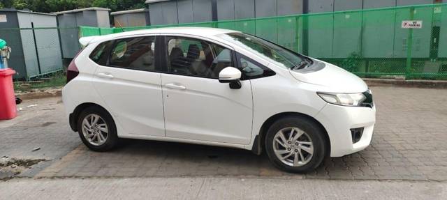 https://images10.gaadi.com/usedcar_image/3427548/original/VCC_IMG_1681557427348_1726007_333_1681557804_08677d39-1905-4f5a-8a1a-b19d59369d53.jpg?imwidth=6402