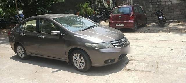https://images10.gaadi.com/usedcar_image/3427583/original/VCC_1726133_116_1681630571_abecf07c-1fd0-4f8e-a5c4-36302b33c503_89334266-325f-476a-83f0-150e1f4cbf08.jpg?imwidth=6400