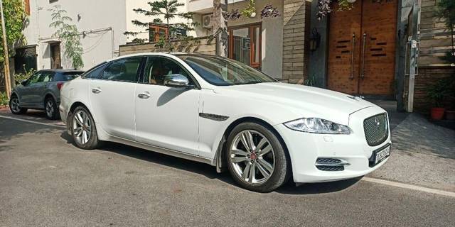 https://images10.gaadi.com/usedcar_image/3427611/original/VCC_IMG_1681639781349_1726183_334_1681640391_3b10843a-2ad8-4dd5-b16f-32929a872aaf_e072fdf7-f001-458a-b116-f4552791f2cb.jpg?imwidth=6401
