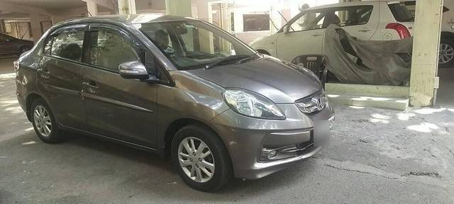 https://images10.gaadi.com/usedcar_image/3427904/original/VCC_1726658_116_1681801187_862b12af-f650-400b-a449-95e70f1106aa_b775dfb6-4efc-4b4d-812d-732e4fde57ac.jpg?imwidth=6400