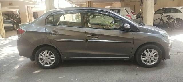 https://images10.gaadi.com/usedcar_image/3427904/original/VCC_IMG_1681799880166_1726658_97_1681800004_862b12af-f650-400b-a449-95e70f1106aa_b775dfb6-4efc-4b4d-812d-732e4fde57ac.jpg?imwidth=6401