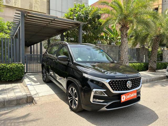https://images10.gaadi.com/usedcar_image/3430436/original/used_car_2756694_1682148081_6cd041a3-3e6f-449c-866b-fa9dab6a3d79.jpg?imwidth=6400