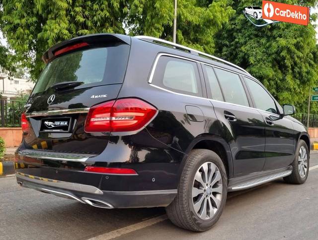 https://images10.gaadi.com/usedcar_image/3430726/original/used_car_2756942_1682173914_52ef42cb-3061-4e04-be80-dbc2777f643a_515057a4-3b91-492f-80ab-1d3149376e2f.jpg?imwidth=6401