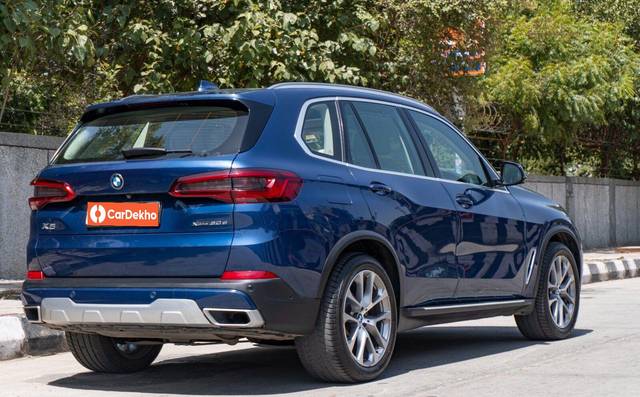 https://images10.gaadi.com/usedcar_image/3430783/original/processed_img2756977__used_car_2756977_1694756879.jpg?imwidth=6401