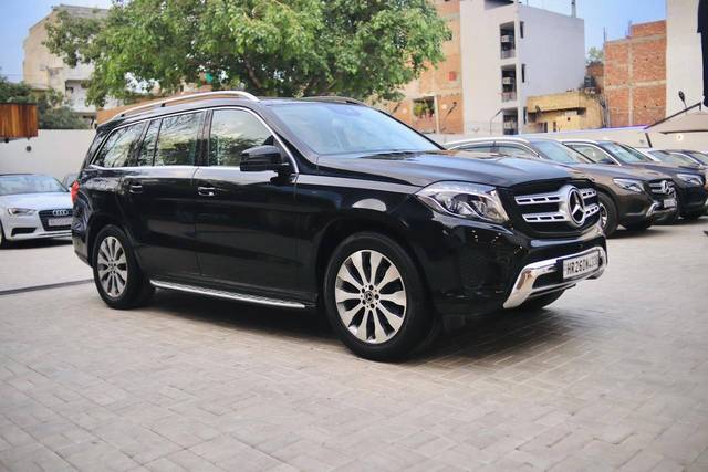 https://images10.gaadi.com/usedcar_image/3431611/original/usedcar_1_15__10151682324011_1682324037_0019ec84-2528-42d8-9c76-2263b547c19f.jpeg?imwidth=6400