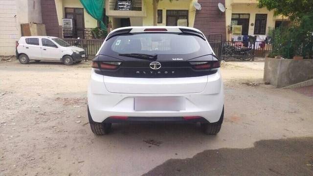 https://images10.gaadi.com/usedcar_image/3434201/original/25513b44-1b43-48db-85a6-6bea0bfc20ec-VCC_1729421_96_1682484780_6c0082e4-e113-4787-88e0-853c8a4cd87b_e6529920-e180-48c0-88be-bebe55137849.jpg?imwidth=6402