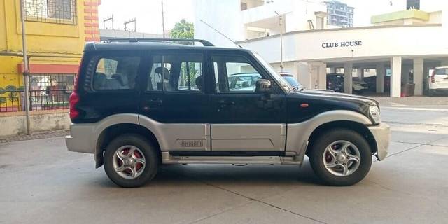 https://images10.gaadi.com/usedcar_image/3434706/original/c830b660-4122-43c4-b5a8-9e16455cb86c-VCC_IMG_1682509343918_1729765_97_1682509871_dbe08e0c-eeef-4f6c-b0e3-8402a7377fed.jpg?imwidth=6401