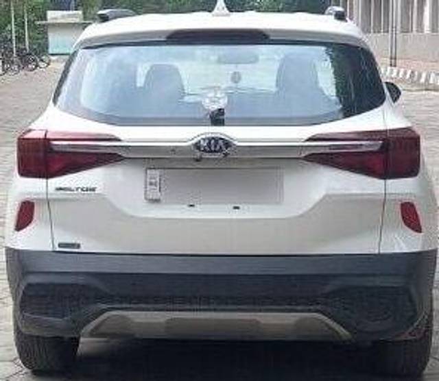 https://images10.gaadi.com/usedcar_image/3435534/original/32bc1763-a6e3-421a-9f30-38cef86e9152-VCC_1730215_96_1682660514_2a26050e-1142-406d-827c-3c9bb3816dee.jpg?imwidth=6402
