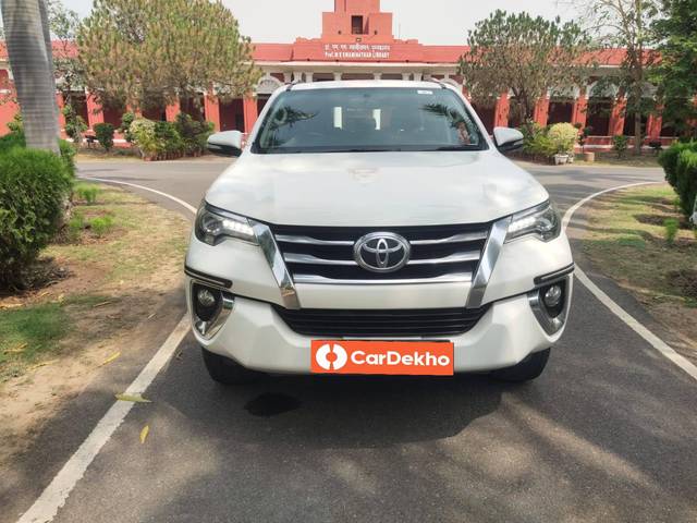 https://images10.gaadi.com/usedcar_image/3435566/original/used_car_2761038_1682756574_ac0eb666-6fd8-4d42-88ca-ac5509ff8893.jpg?imwidth=6401