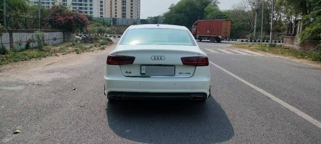 https://images10.gaadi.com/usedcar_image/3436458/original/b3607fac-7496-418b-8e39-8c20bfdbed31-VCC_1730302_96_1682680510_6782be42-60e0-4d03-baf1-a040c3e8830d.jpg?imwidth=6402