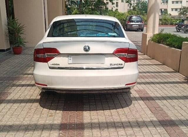 https://images10.gaadi.com/usedcar_image/3436846/original/1d7fbf5b-c898-4443-9154-39302a6b0f6e-VCC_1730482_96_1682751379_8faff5a7-df18-4f77-a024-bfc08cfda689.jpg?imwidth=6401
