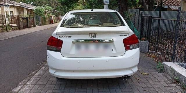 https://images10.gaadi.com/usedcar_image/3437589/original/c014c92f-1c78-423a-a05a-27f2b1bd9f72-VCC_1730906_96_1682857520_c14f50d8-a632-4022-b183-7741ba2df29d_435c1ffe-1dfe-4135-8872-df78f484f1d0.jpg?imwidth=6402