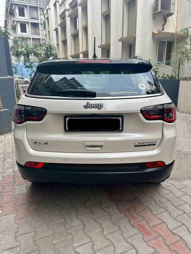 https://images10.gaadi.com/usedcar_image/3439704/original/used_car_2764554_1684296821_aea1139d-36a9-45fd-9130-df111fbc6591.jpg?imwidth=6402