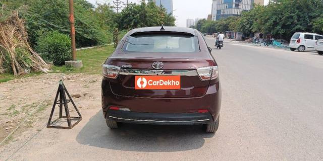 https://images10.gaadi.com/usedcar_image/3441837/original/VCC_IMG_1683273852041_1732639_96_1683274136_ef7f0077-1281-43bf-87a7-b7f2ec140d04_7d104cba-44b5-430c-af9a-d8717750c045.jpg?imwidth=6402