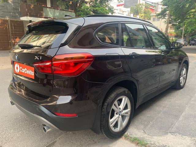 https://images10.gaadi.com/usedcar_image/3441897/original/usedcar_photo_2023_05_14_15_35_06_2766449_1684062572_7cd3d622-f46d-4412-8255-3f2cf96c198c.jpg?imwidth=6401