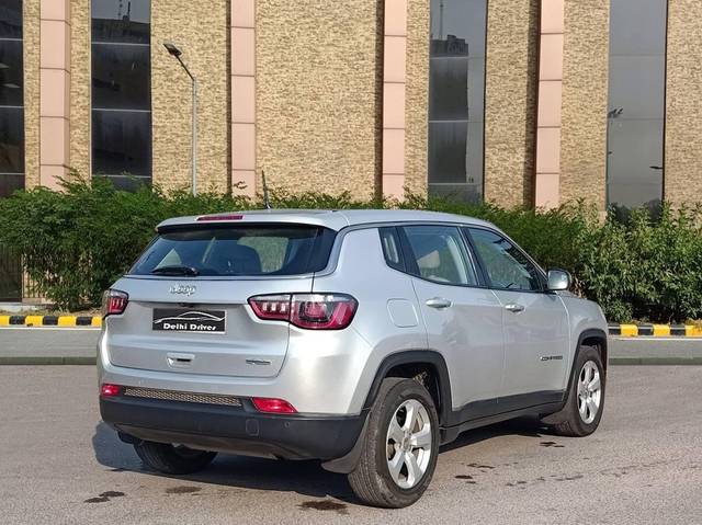 https://images10.gaadi.com/usedcar_image/3443715/original/used_car_2767898_1686121710_0640ef2d-5dd6-4b7b-996a-47c27573d41c.jpg?imwidth=6402