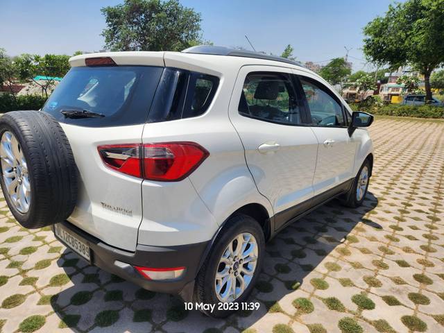 https://images10.gaadi.com/usedcar_image/3443975/original/used_car_2768065_1684245390_8aabbbe6-22d0-4463-9589-ea0da5a1565a.jpg?imwidth=6401