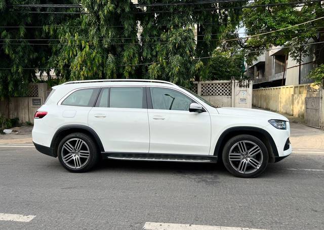 https://images10.gaadi.com/usedcar_image/3444089/original/processed_65afe47d-028b-4ba2-ab36-f3813000b86c-used_car_2768162_1691316843.jpg?imwidth=6401