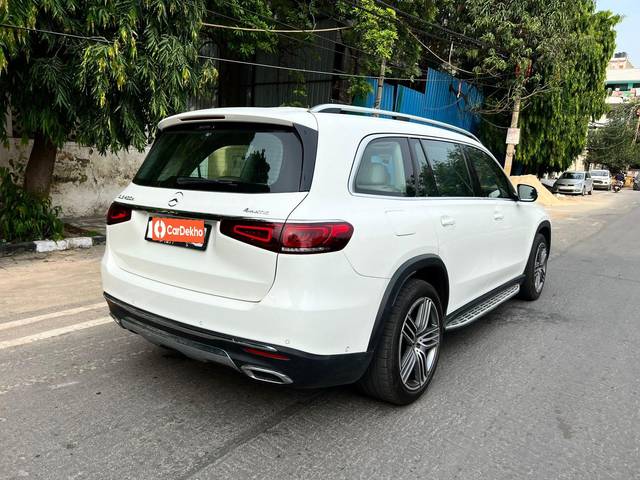 https://images10.gaadi.com/usedcar_image/3444089/original/processed_c2a95d4e-5b1d-4f54-96ae-e63928c74cc1-used_car_2768162_1691316845.jpg?imwidth=6402