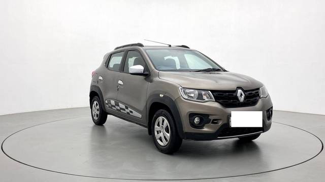 https://images10.gaadi.com/usedcar_image/3445358/original/usedcar_43_729921683803859_1683803866_ee3f2a25-a33e-45bd-a9c6-a15859ffa5fe.jpg?imwidth=6400