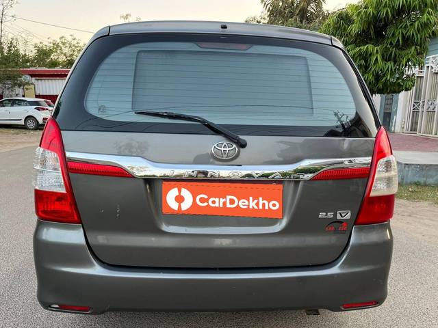 https://images10.gaadi.com/usedcar_image/3445424/original/used_car_2769354_1683805133_55fc05c2-6f9b-4a14-a6aa-6ffdaf5133ce_7853a819-76c8-4638-89cb-4947ffe8b681.jpg?imwidth=6402
