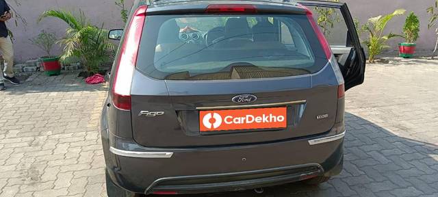 https://images10.gaadi.com/usedcar_image/3445666/original/acc6094d-7a17-4da1-9c48-7c8ad85d69fb_102f5cc8-4f03-420d-8342-25dab830a9ca.jpg?imwidth=6401