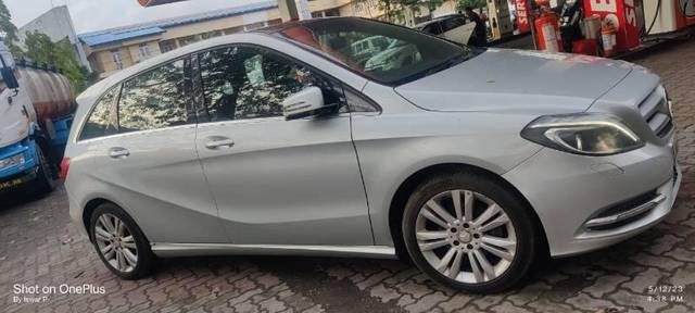 https://images10.gaadi.com/usedcar_image/3446207/original/731b9bfc-f2a1-4984-ac46-d24c5836c361_d5a7c477-cc2b-49bc-b53c-cb7c1846181c.jpeg?imwidth=6400
