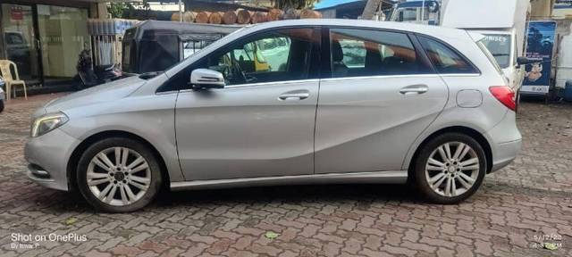 https://images10.gaadi.com/usedcar_image/3446207/original/d3d11079-9e0a-455c-b11b-fa59a15d7fa1_d5a7c477-cc2b-49bc-b53c-cb7c1846181c.jpeg?imwidth=6402