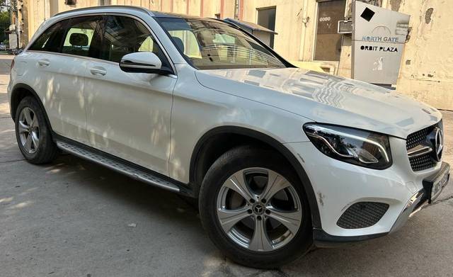 https://images10.gaadi.com/usedcar_image/3446577/original/used_car_2770295_1683969029_68b191c8-7c73-4f98-9710-edadb3a11de7.jpg?imwidth=6400