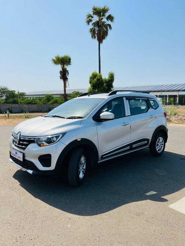 https://images10.gaadi.com/usedcar_image/3446837/original/usedcar_whatsappimage2023_05_13at155540_15261683975583_1683975624_71af5a25-45ad-4b31-b214-3407d5a41c8c_e493e02d-3e16-4c4a-8a0e-ad4f105f1502.jpeg?imwidth=6402