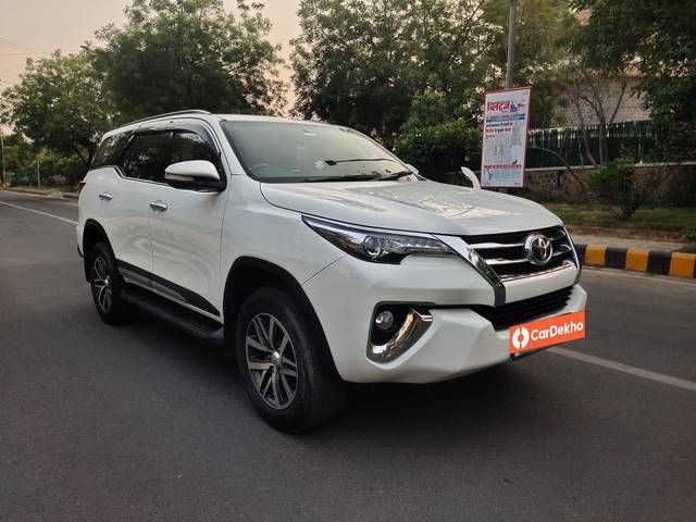 https://images10.gaadi.com/usedcar_image/3447014/original/used_car_2770689_1683987469_cb2bd173-64b7-41a0-b574-3b64af0dce56.jpg?imwidth=6400