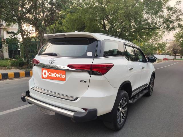 https://images10.gaadi.com/usedcar_image/3447014/original/used_car_2770689_1683987472_cb2bd173-64b7-41a0-b574-3b64af0dce56.jpg?imwidth=6402