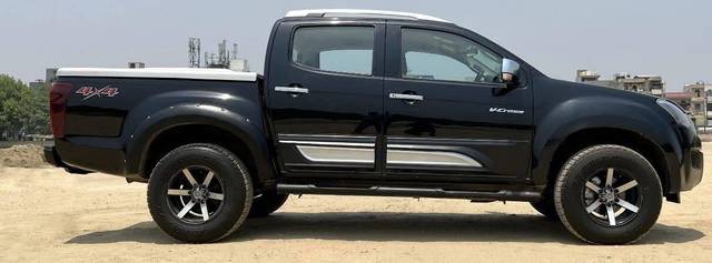 https://images10.gaadi.com/usedcar_image/3447361/original/zz1_crop_img_6461bb6517c59_1684126565.jpg?imwidth=6401