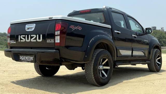 https://images10.gaadi.com/usedcar_image/3447361/original/zz1_crop_img_6461bb732defa_1684126579.jpg?imwidth=6402