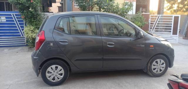 https://images10.gaadi.com/usedcar_image/3447400/original/9e45e9a8-9963-4d77-8914-6e7a172ac7f0_56a33373-1716-4163-a6ff-b86ed16d9d81.jpg?imwidth=6400