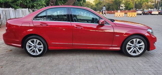 https://images10.gaadi.com/usedcar_image/3447862/original/used_car_2771336_1684136722_48f4e654-fbae-4665-8ca9-63d3d986b2b4.jpg?imwidth=6402