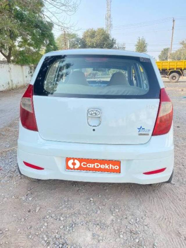 https://images10.gaadi.com/usedcar_image/3448471/original/1bfacb9d-adda-4340-ae8c-6093c5439a16_6f44b8ac-fa46-4fd0-bd91-23c2fee909e7.jpeg?imwidth=6401