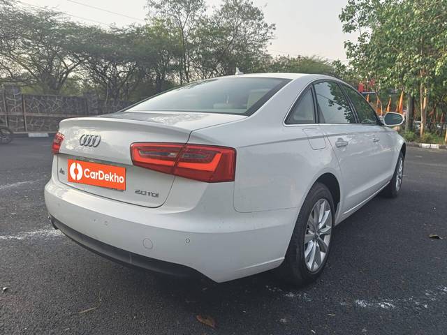 https://images10.gaadi.com/usedcar_image/3449043/original/used_car_2772366_1684235580_b0c1ae99-58cf-46b8-b556-55e117d481f7.jpg?imwidth=6402