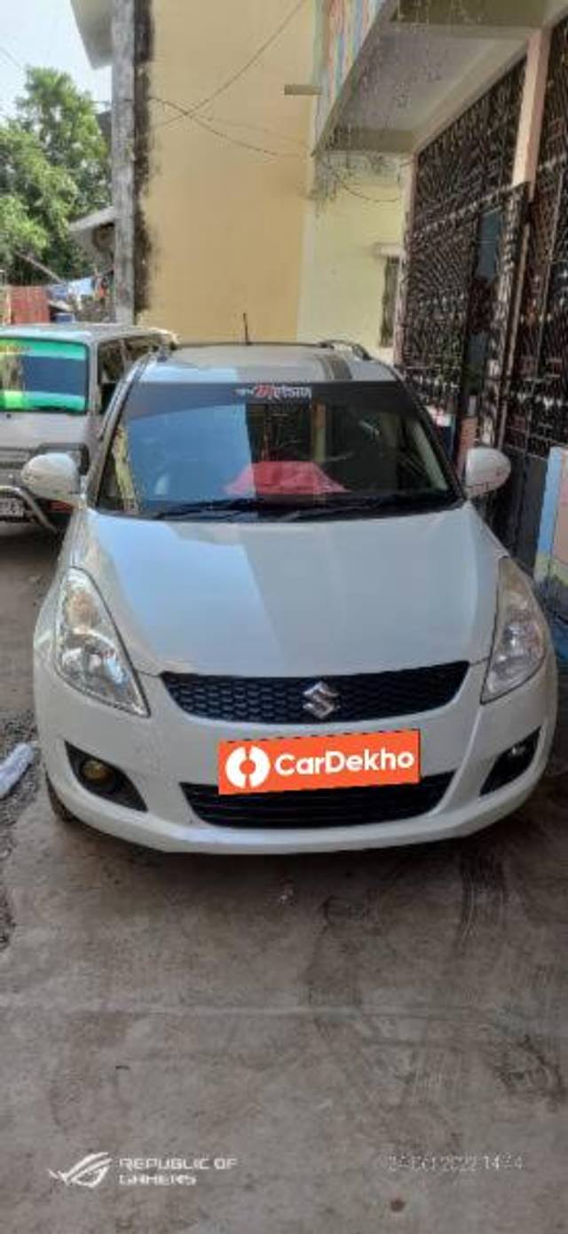 https://images10.gaadi.com/usedcar_image/3449073/original/a19829eb-109d-4f2c-8ce5-baa0b2b410dd_de023f8f-90e0-4fcb-9175-7ee7ffc76594.jpg?imwidth=6401
