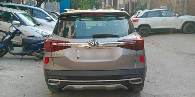 https://images10.gaadi.com/usedcar_image/3449117/original/774d4334-4f69-45af-83f2-98adf7263d63-VCC_1734215_96_1683632883_e1804b4c-38f7-47be-bf1c-dbcc2cc45175.jpg?imwidth=6402