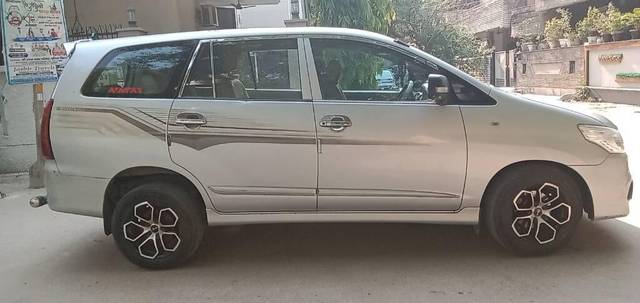 https://images10.gaadi.com/usedcar_image/3449121/original/53c38a4c-0be1-4a1e-be32-ec27db3fea8c-VCC_IMG_1683628789223_1734199_97_1683628839_36314d69-7790-41f7-b54e-7bf5bfb43abd.jpg?imwidth=6401