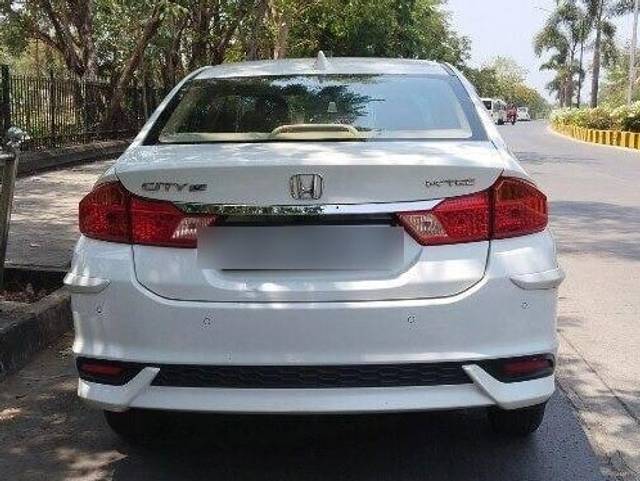 https://images10.gaadi.com/usedcar_image/3449303/original/zz1_crop_img_64901aa604268_1687165606.jpg?imwidth=6402