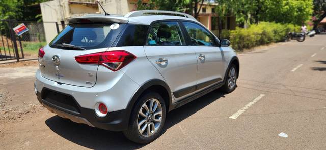 https://images10.gaadi.com/usedcar_image/3449486/original/used_car_2772719_1684308911_e086fce9-234d-4f6f-8197-8db8babaf276.jpg?imwidth=6402