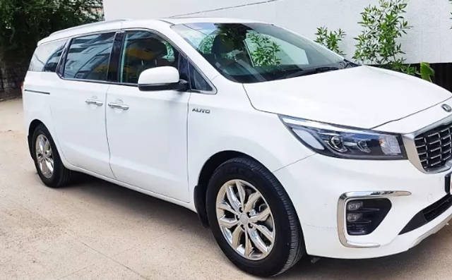 Kia Carnival Limousine Kia Carnival Limousine