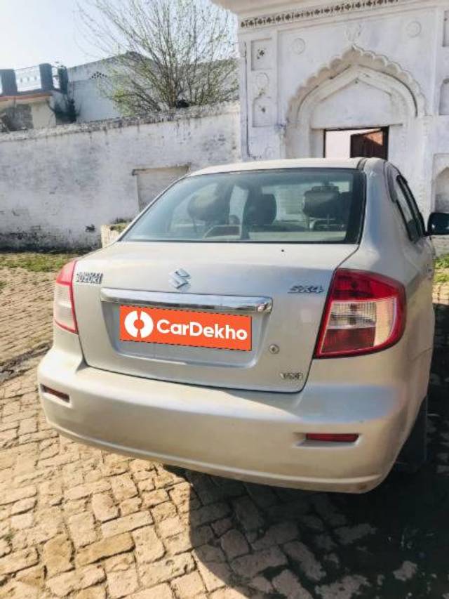 https://images10.gaadi.com/usedcar_image/3450046/original/f26b7cde-af44-4227-ad93-d332d2e360f0_5a698d2d-ccc1-475a-b5d0-3102482634d9.jpg?imwidth=6402