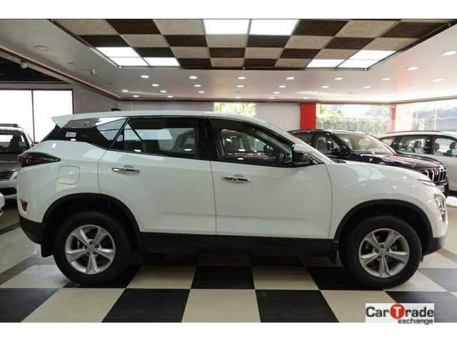 https://images10.gaadi.com/usedcar_image/3450161/original/used_car_2773348_1684479973_fcc4c096-de93-4b58-8d18-4eaaf710d700_9da7bc74-1fd2-4b09-95d6-ea09d0874c62_69bd2044-c653-4d8c-9044-6a2cf3387fcc.jpg?imwidth=6401