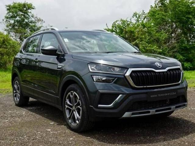 https://images10.gaadi.com/usedcar_image/3450436/original/zz1_crop_img_6465dd7e8e6b4_1684397438.jpg?imwidth=6400