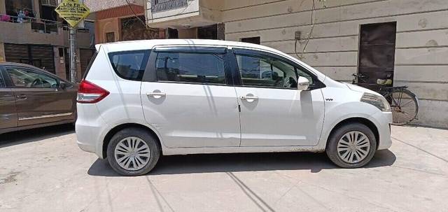 https://images10.gaadi.com/usedcar_image/3450447/original/d64286a7-905d-4265-bb52-9de24a2db5d2-VCC_IMG_1683785872836_1734770_97_1683786175_de31f161-d1fb-4b37-b503-1fb83215f499.jpg?imwidth=6401